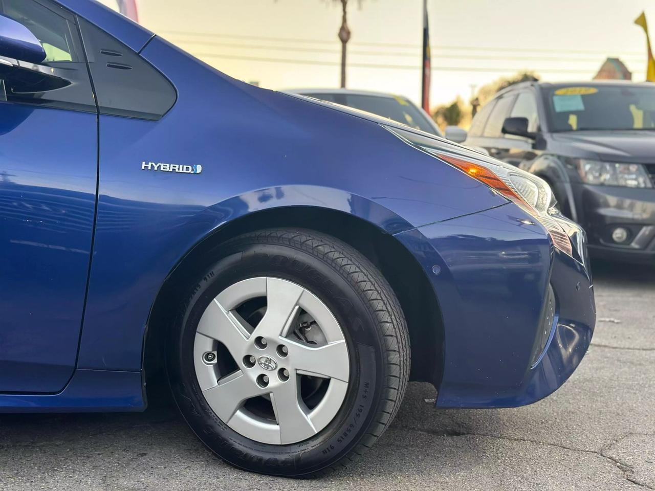 2018 Toyota Prius Two photo 7