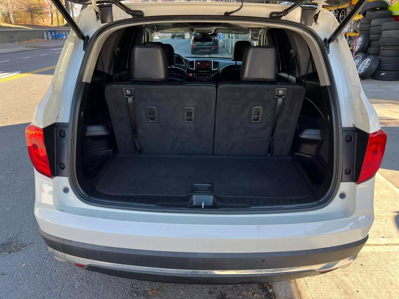 2018 Honda Pilot Elite photo 9