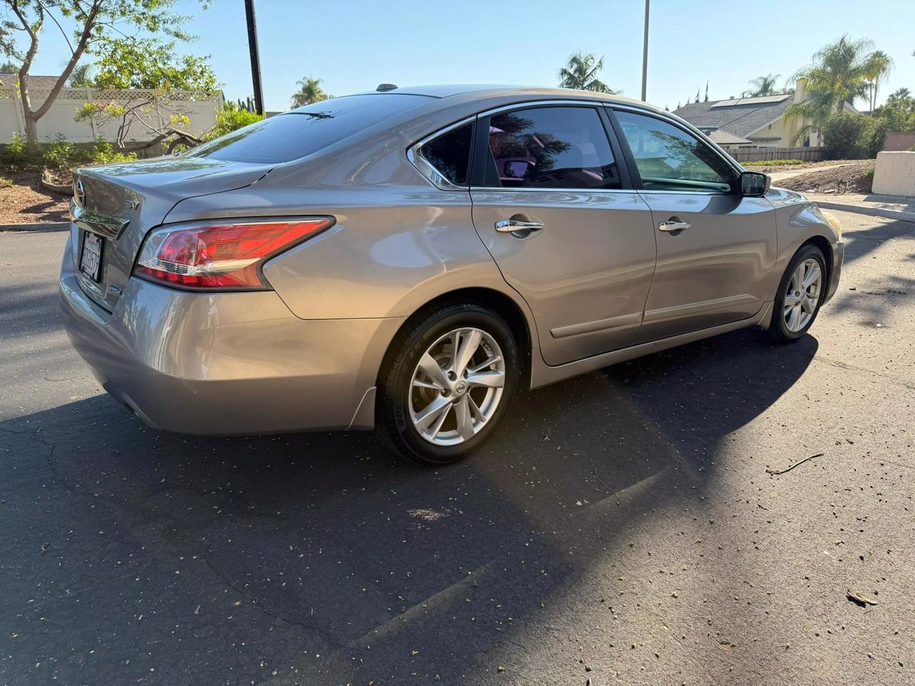 2014 Nissan Altima SV photo 5