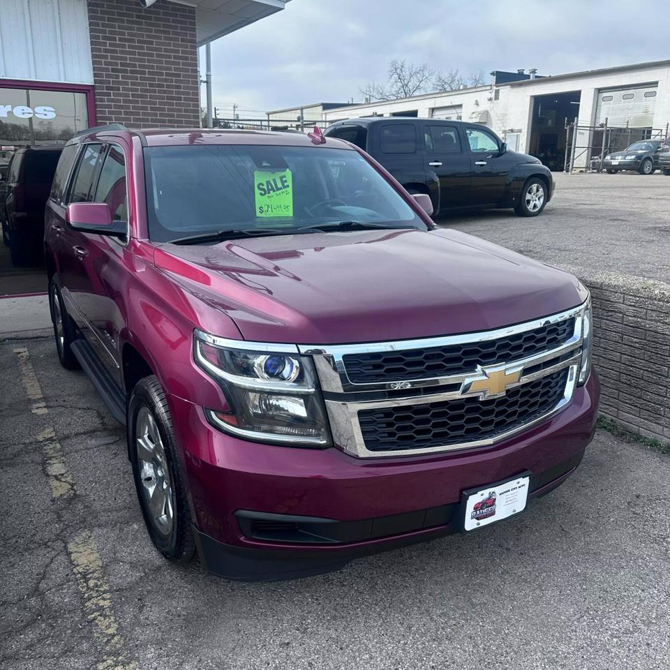 2016 Chevrolet Tahoe LT photo 3