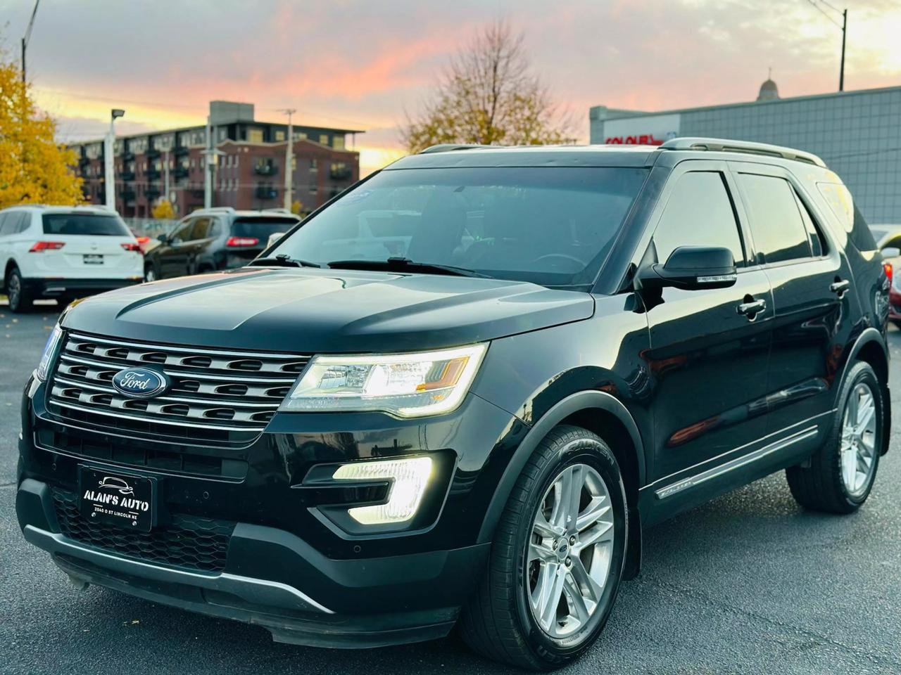 2017 Ford Explorer XLT photo 5