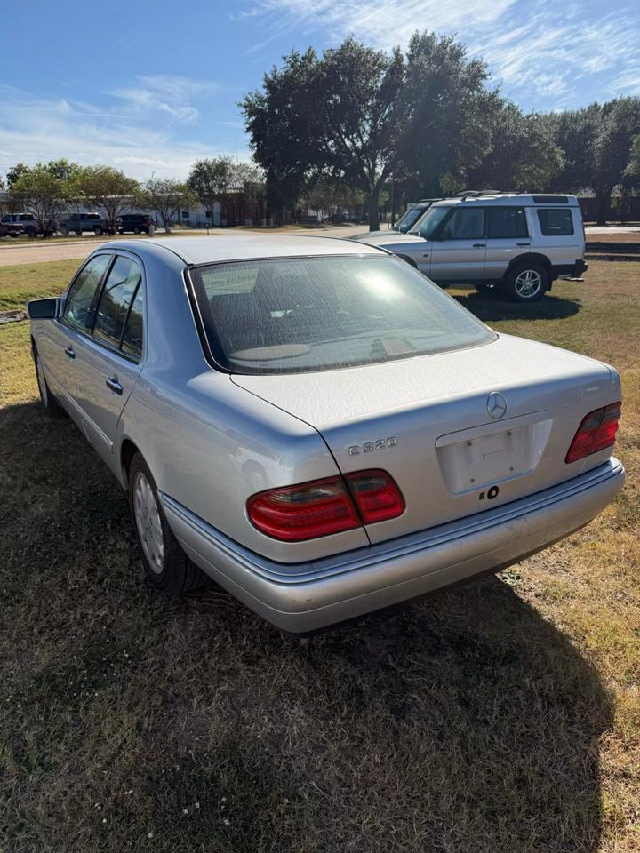 1997 Mercedes-Benz E-Class E 320 photo 2