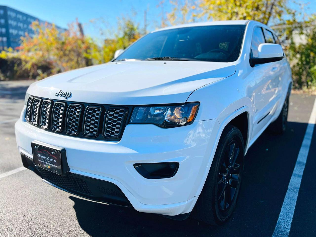 2019 Jeep Grand Cherokee Altitude photo 3