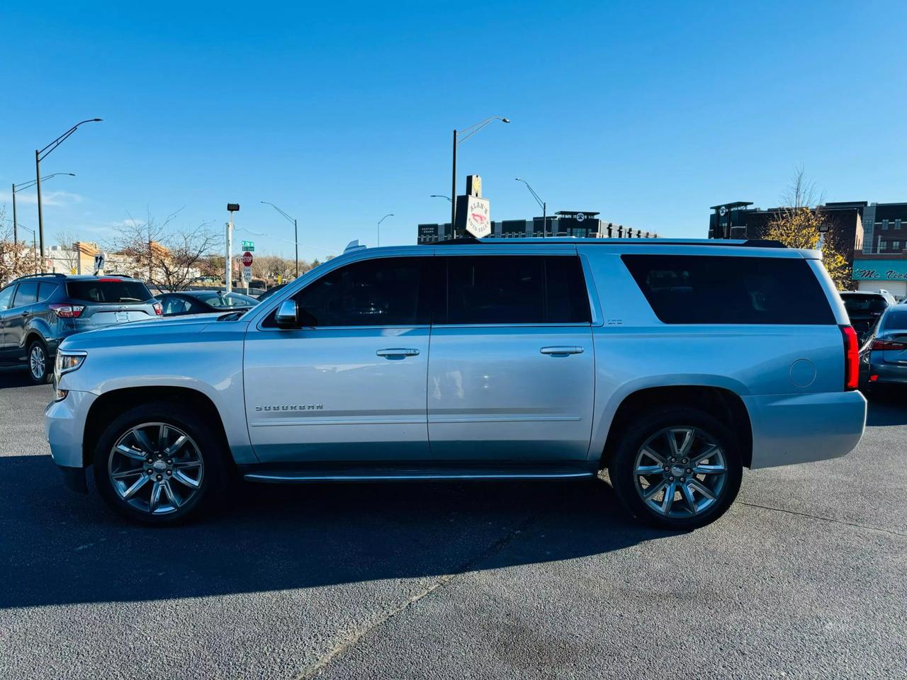 2015 Chevrolet Suburban LTZ photo 5