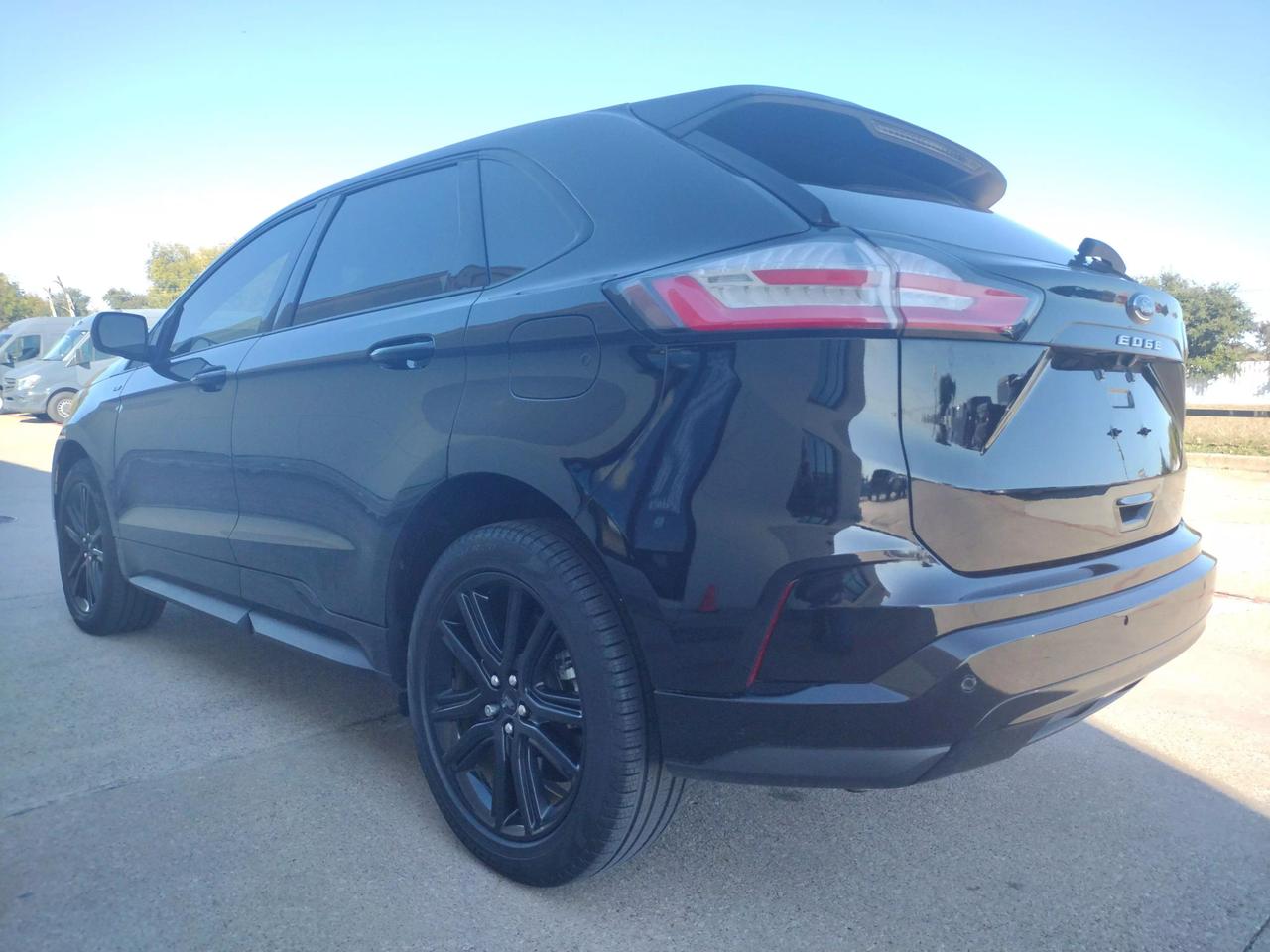 2023 Ford Edge ST-Line photo 17