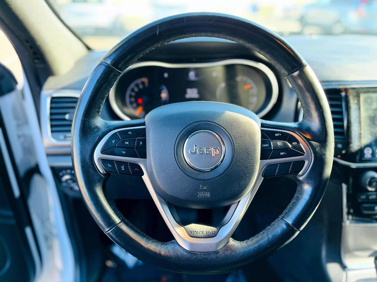 2019 Jeep Grand Cherokee Altitude photo 17