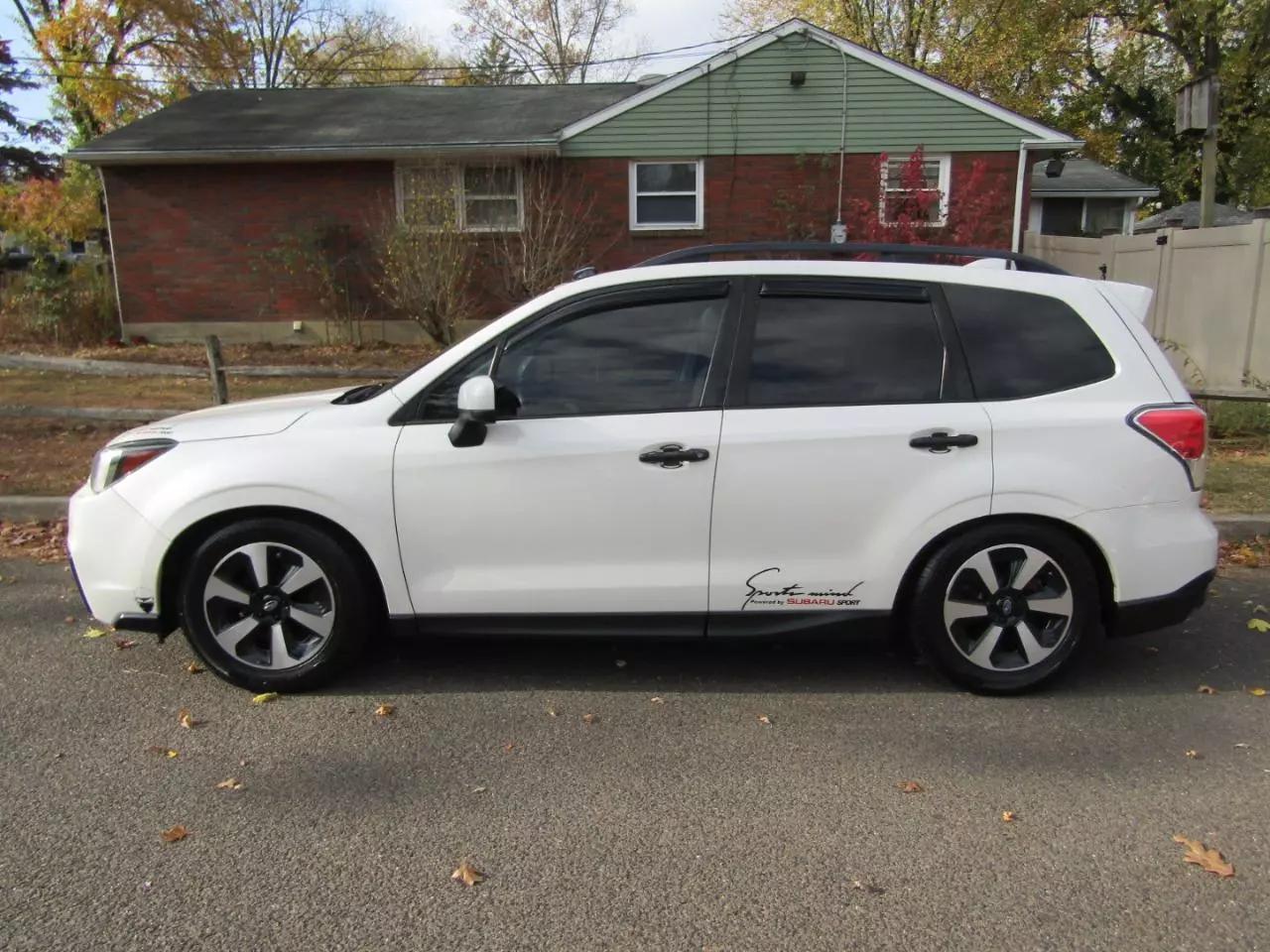 2018 Subaru Forester Premium photo 5