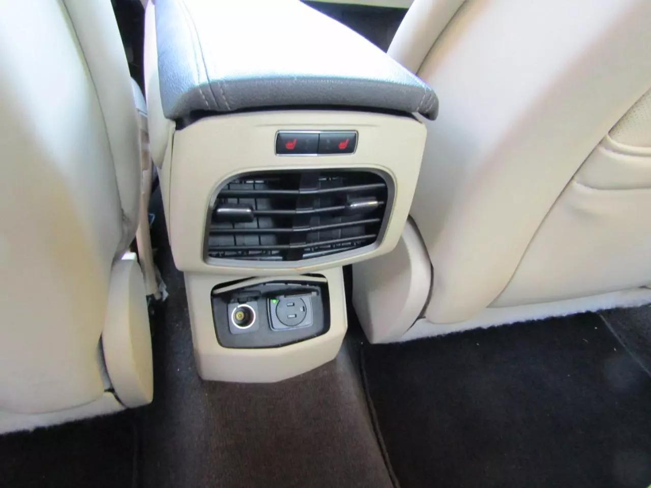 2014 Lincoln MKZ Base photo 17