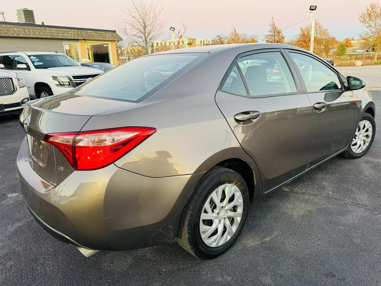 2017 Toyota Corolla LE photo 15