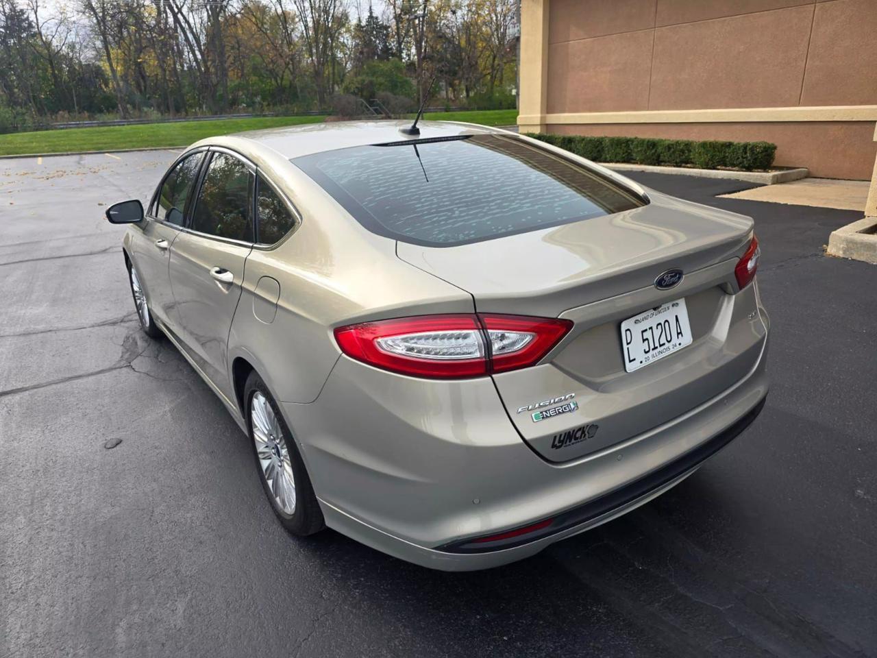 2015 Ford Fusion Energi SE Luxury photo 25