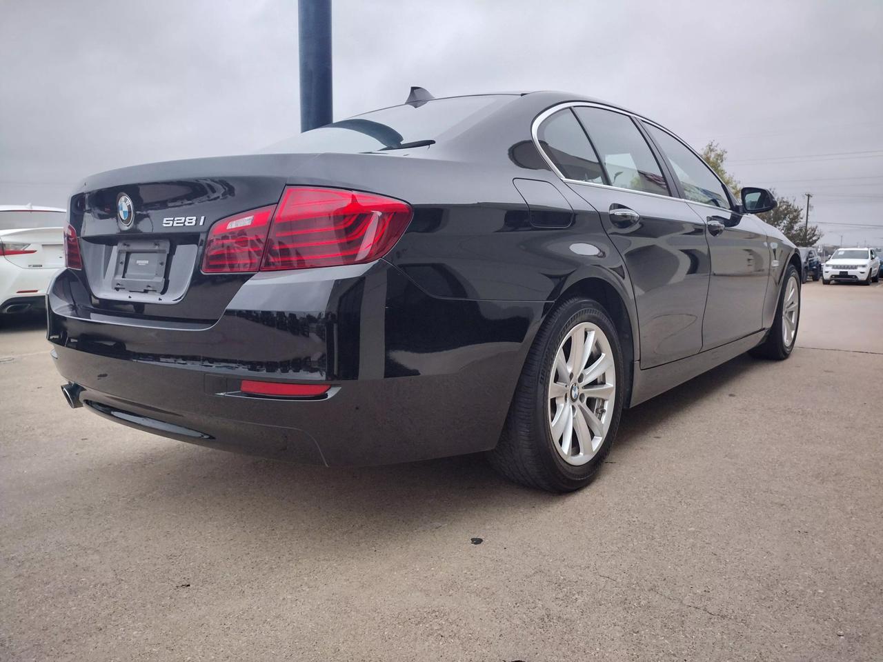 2015 BMW 5 Series 528i photo 17