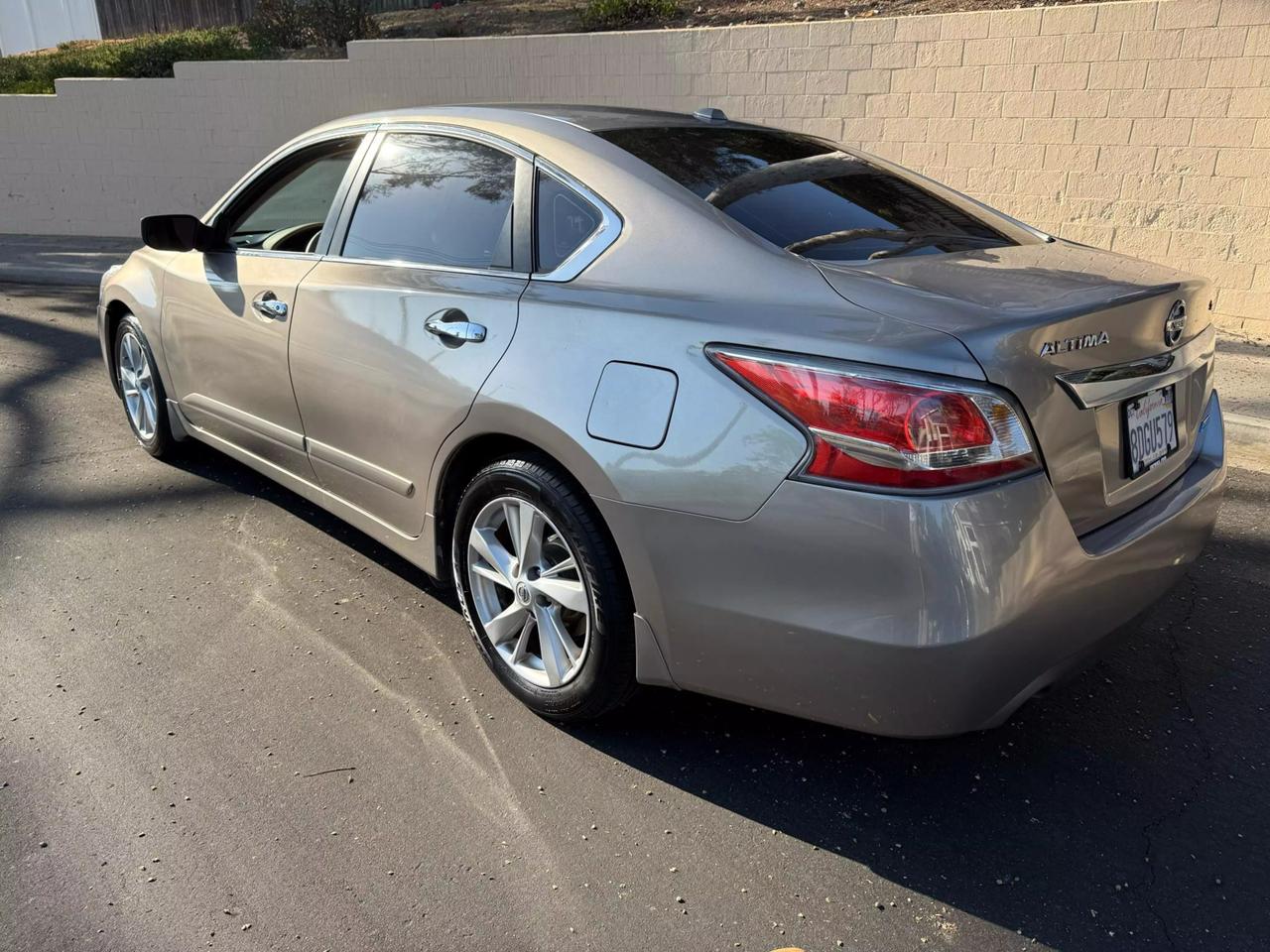 2014 Nissan Altima SV photo 7