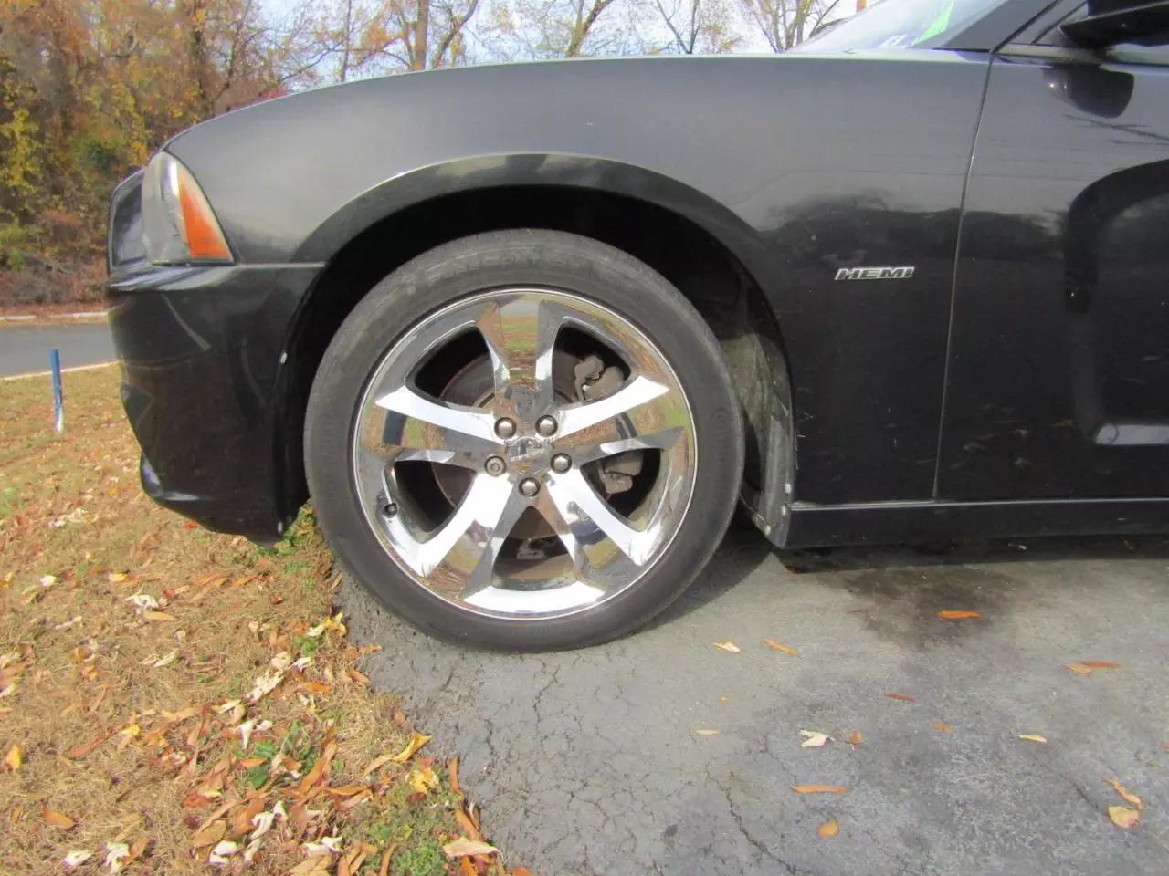 2011 Dodge Charger R/T photo 2