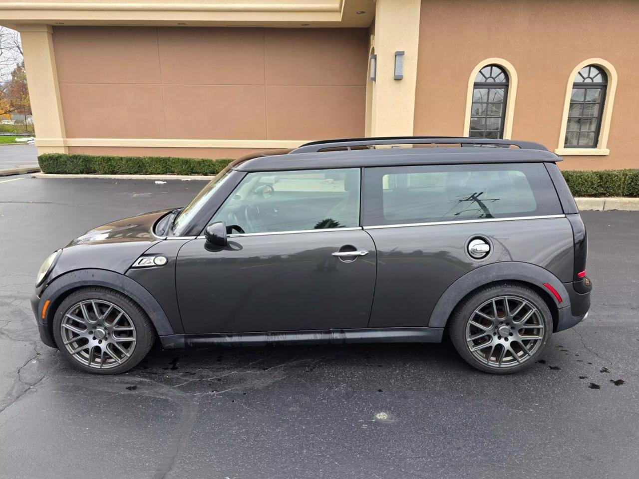 2011 MINI Cooper S photo 25