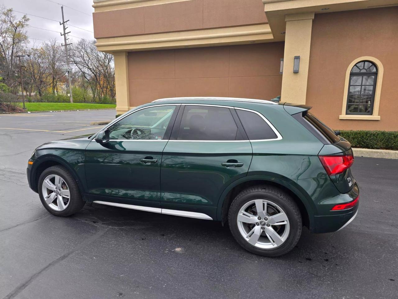 2018 Audi Q5 Premium Plus photo 9