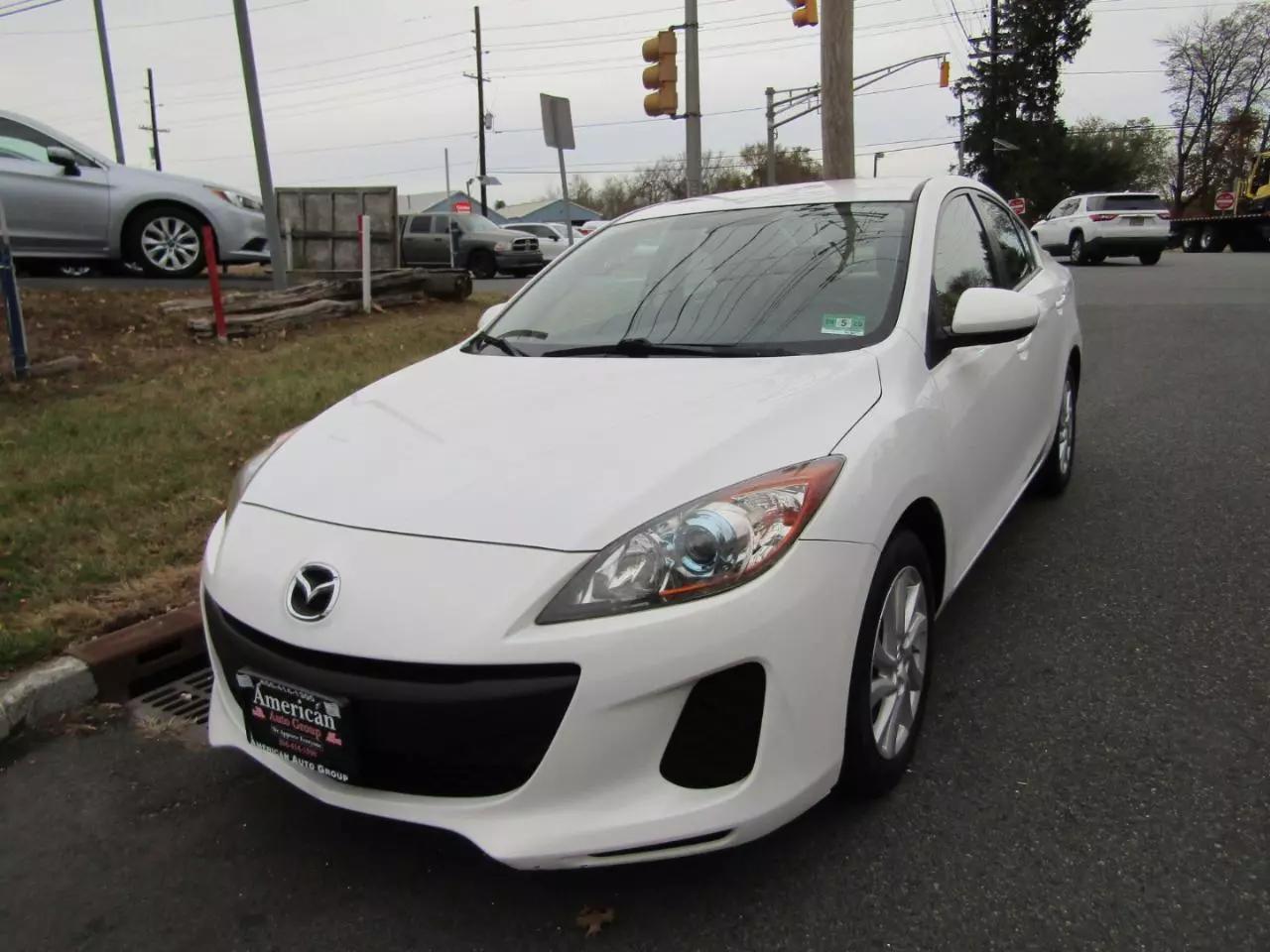 2012 Mazda MAZDA3 i Touring photo 3