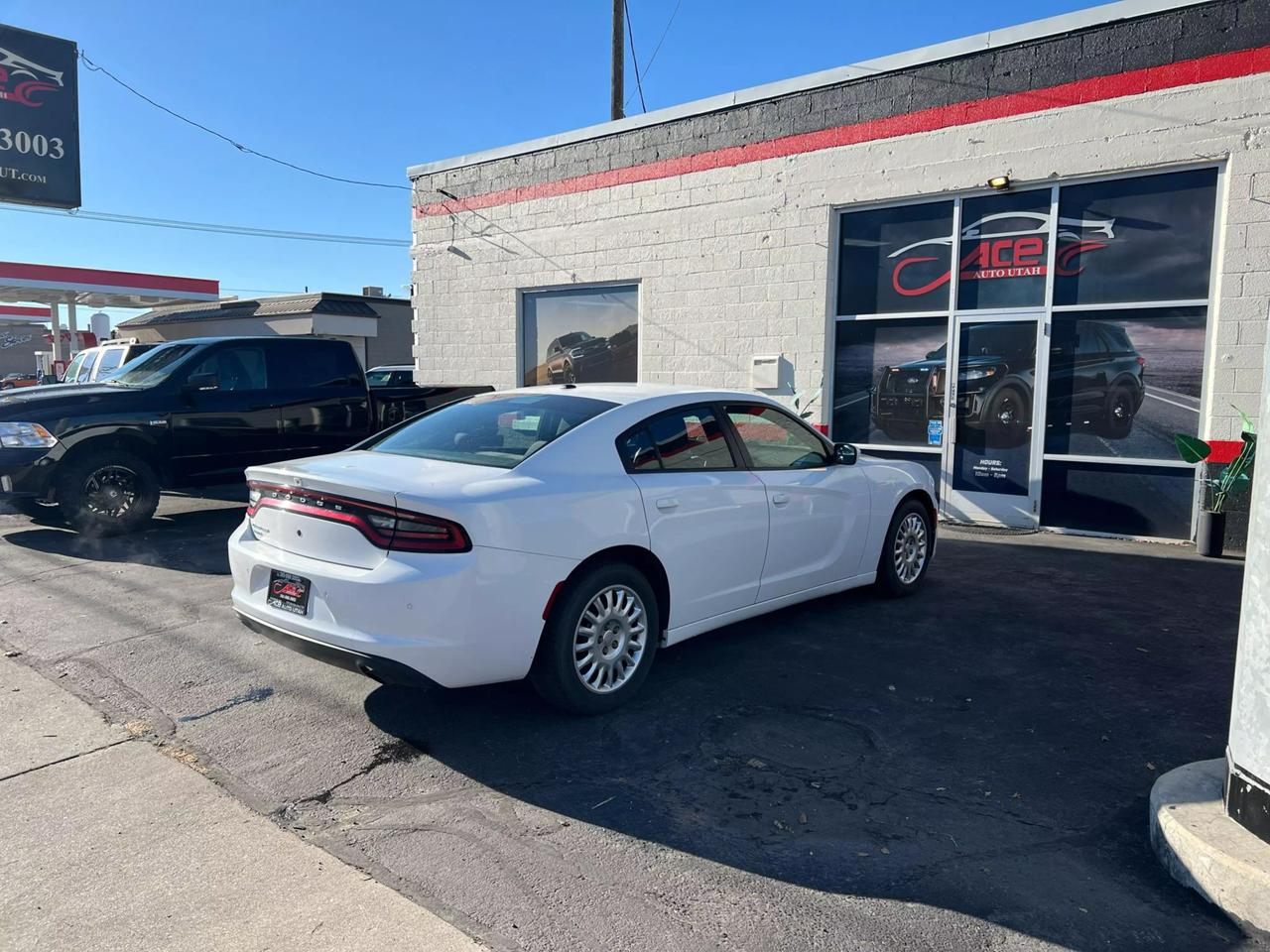 2018 Dodge Charger null photo 11