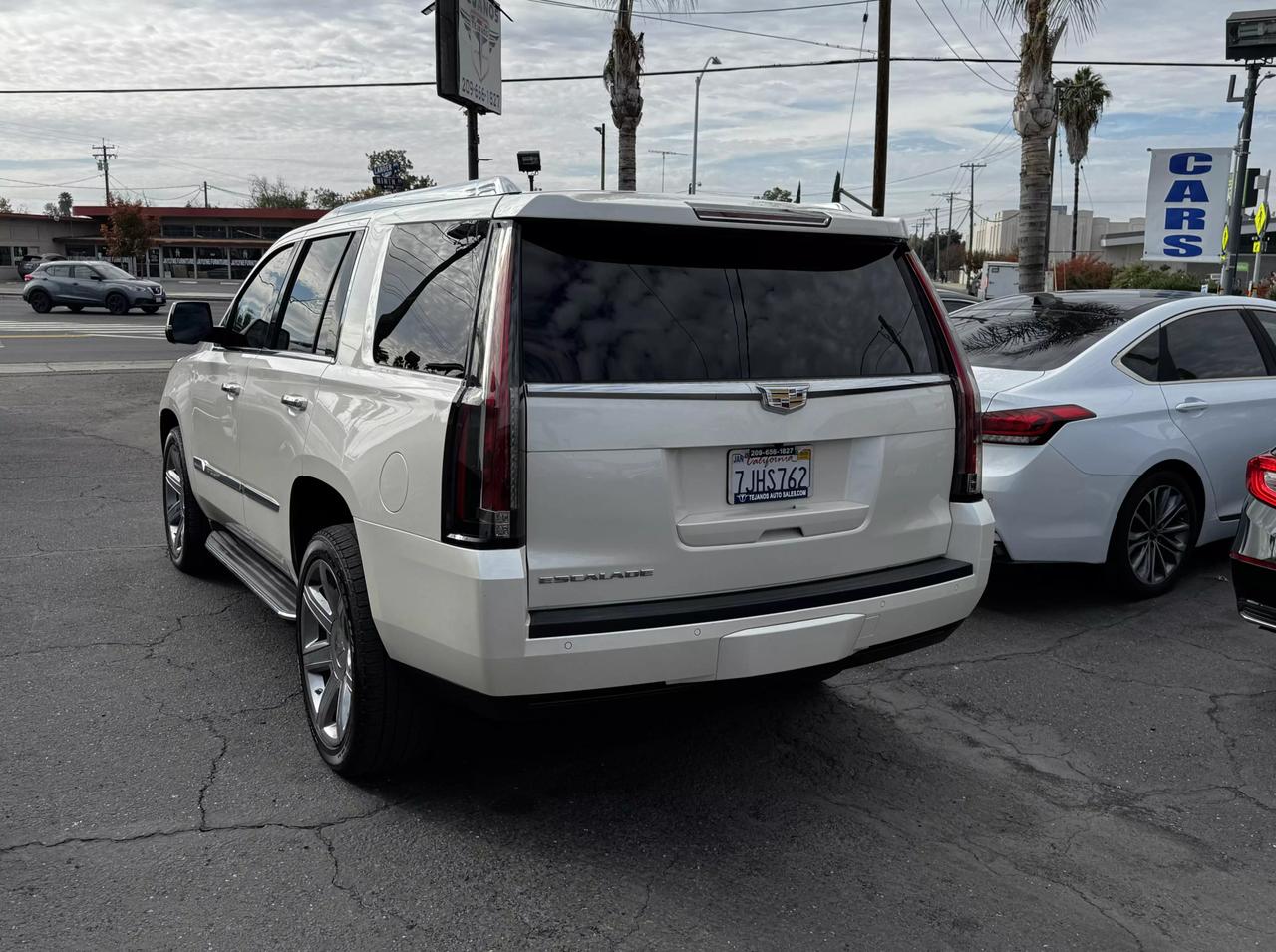 2015 Cadillac Escalade Luxury photo 5