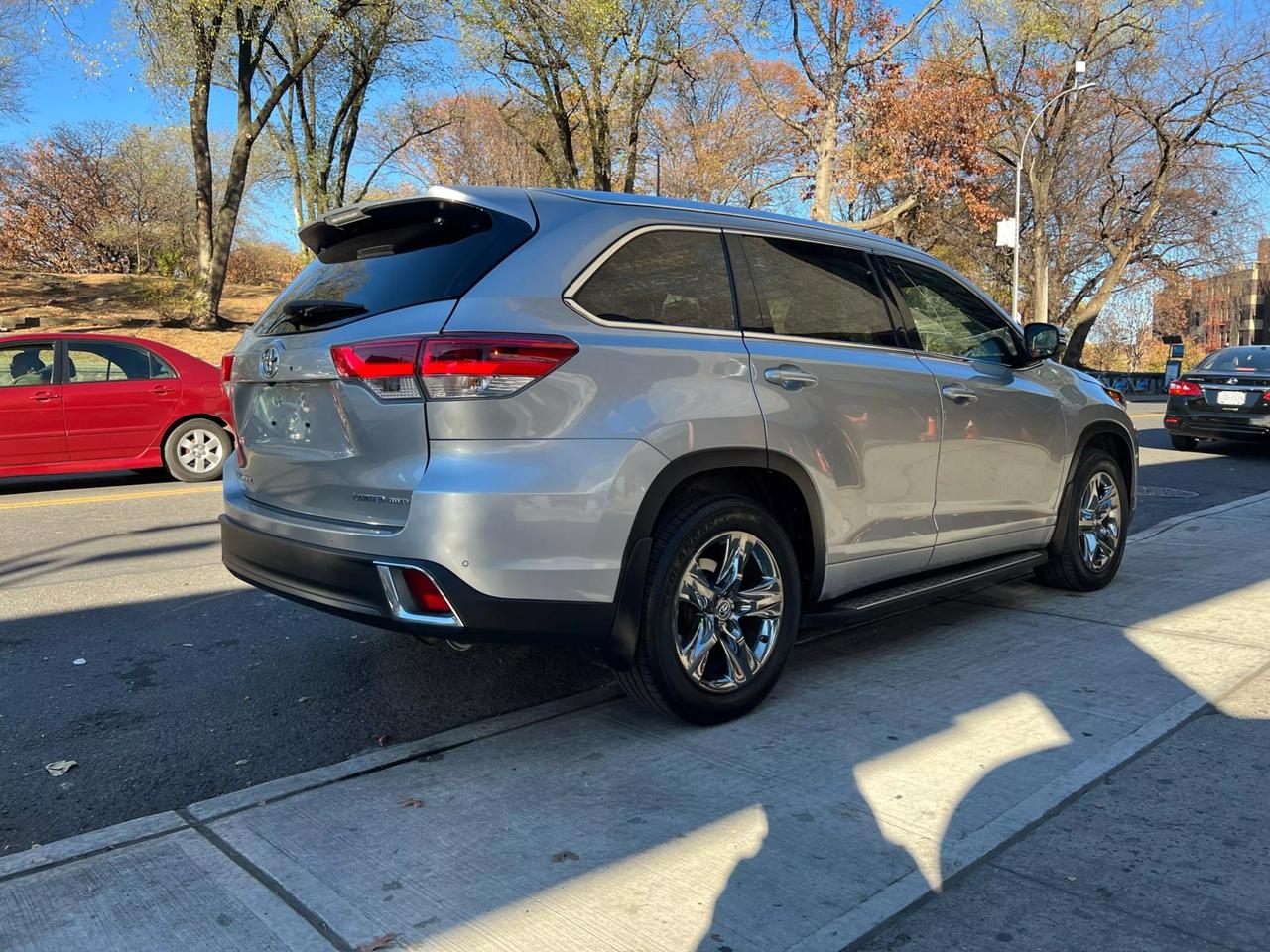 2017 Toyota Highlander Limited Platinum photo 5