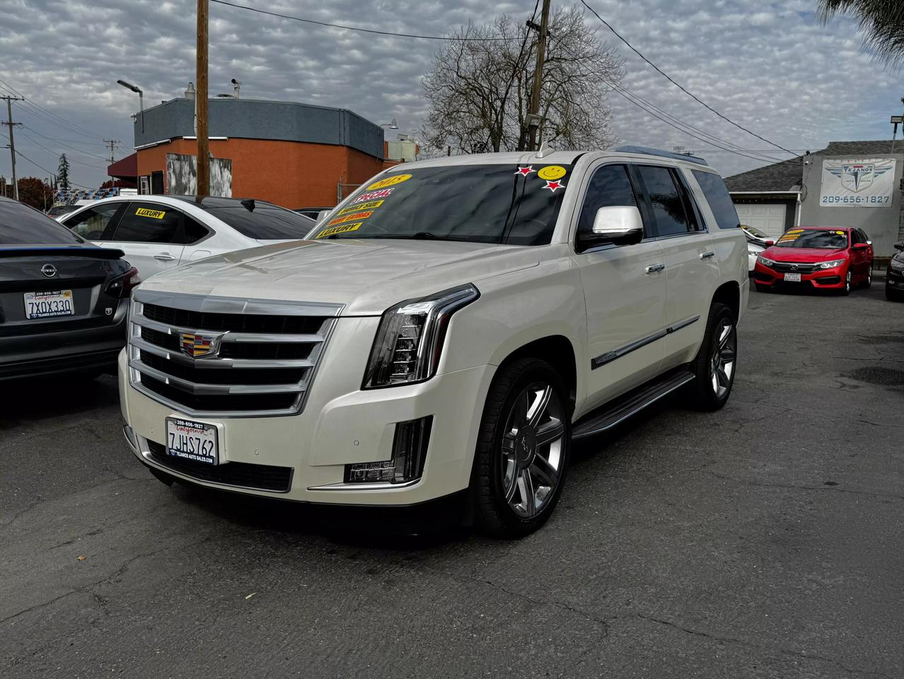 2015 Cadillac Escalade Luxury photo 3