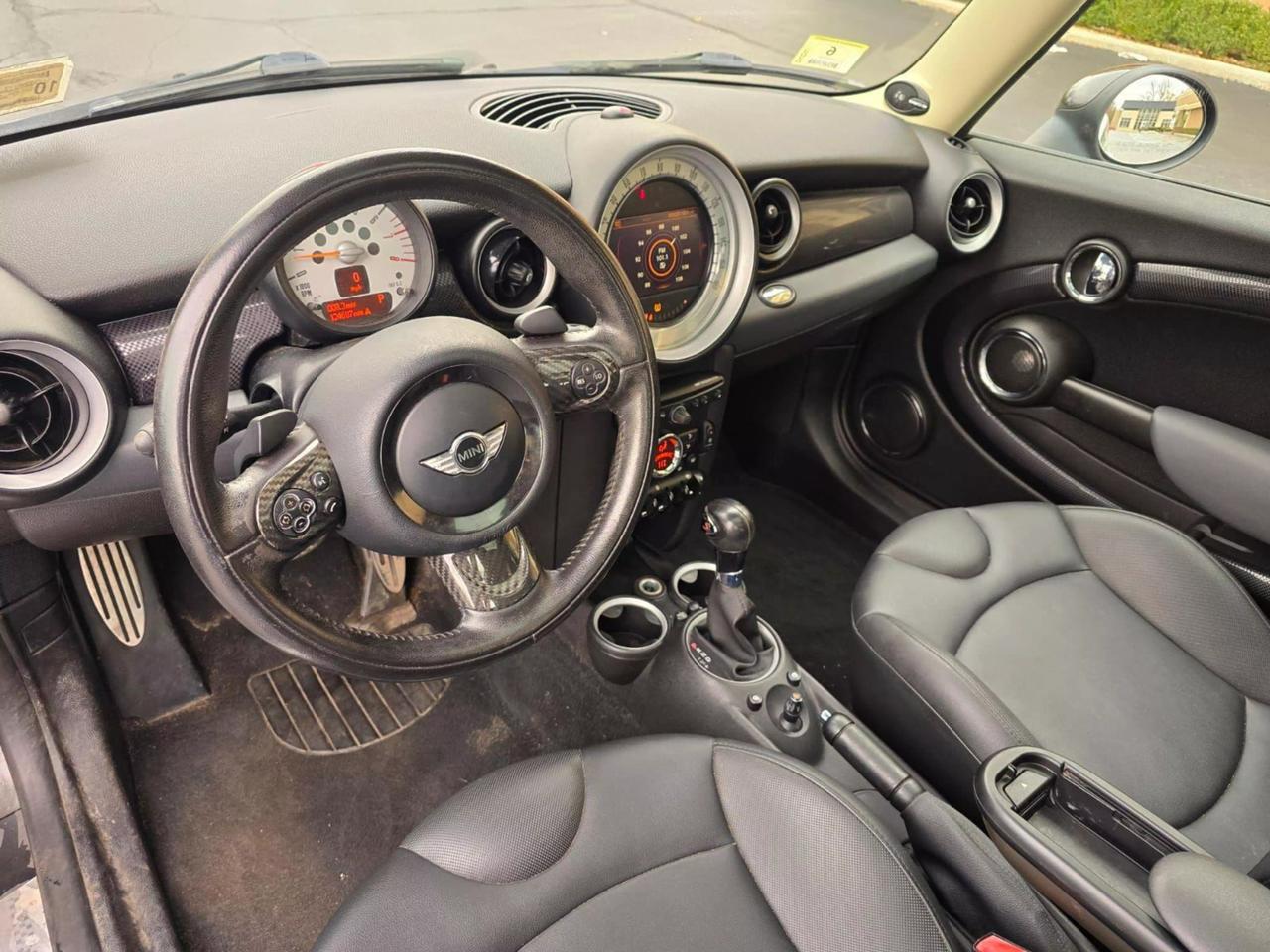 2011 MINI Cooper S photo 39