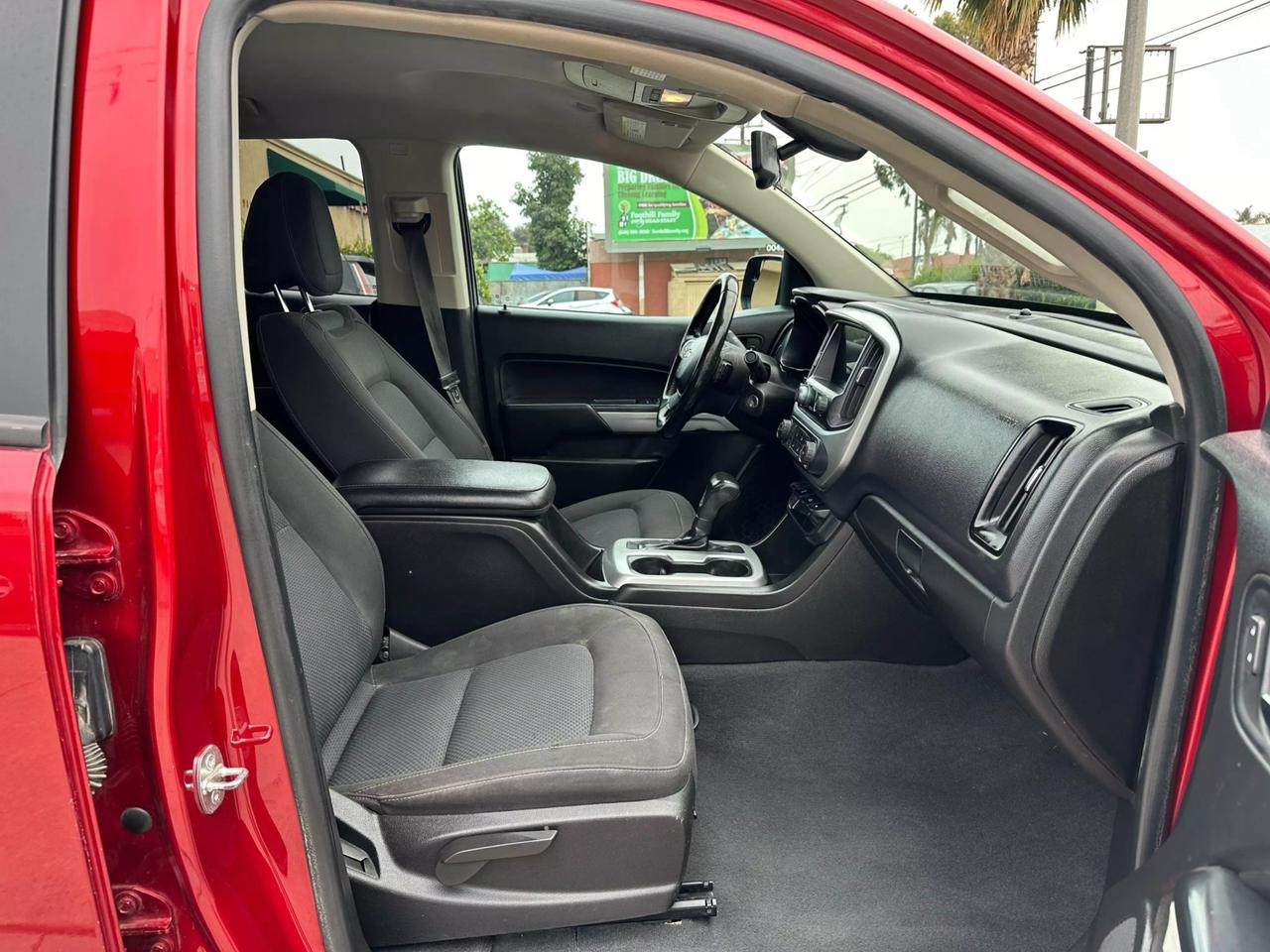 2021 Chevrolet Colorado LT photo 13