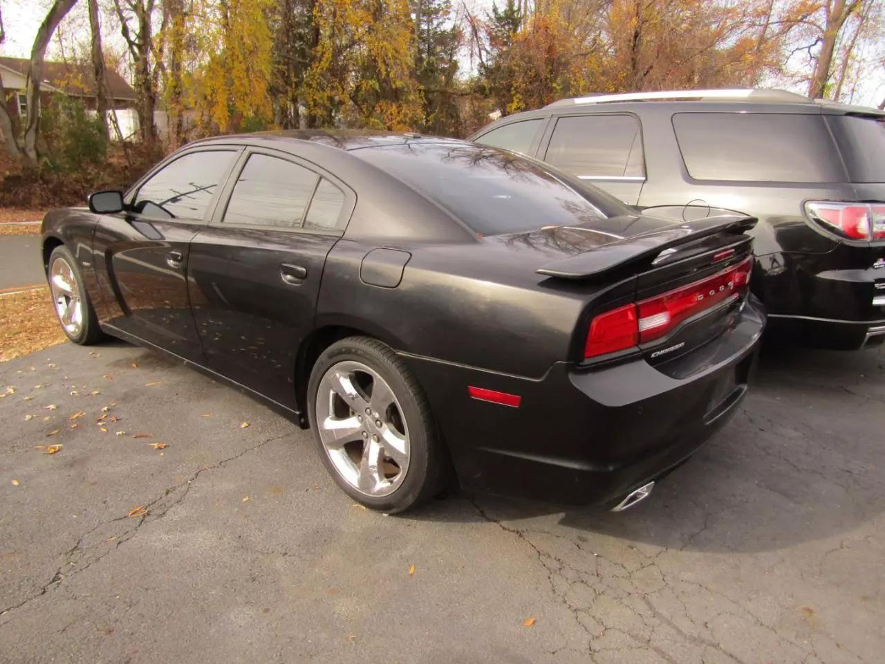 2011 Dodge Charger R/T photo 13