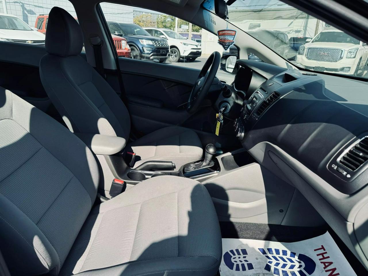 2017 Kia Forte LX photo 23