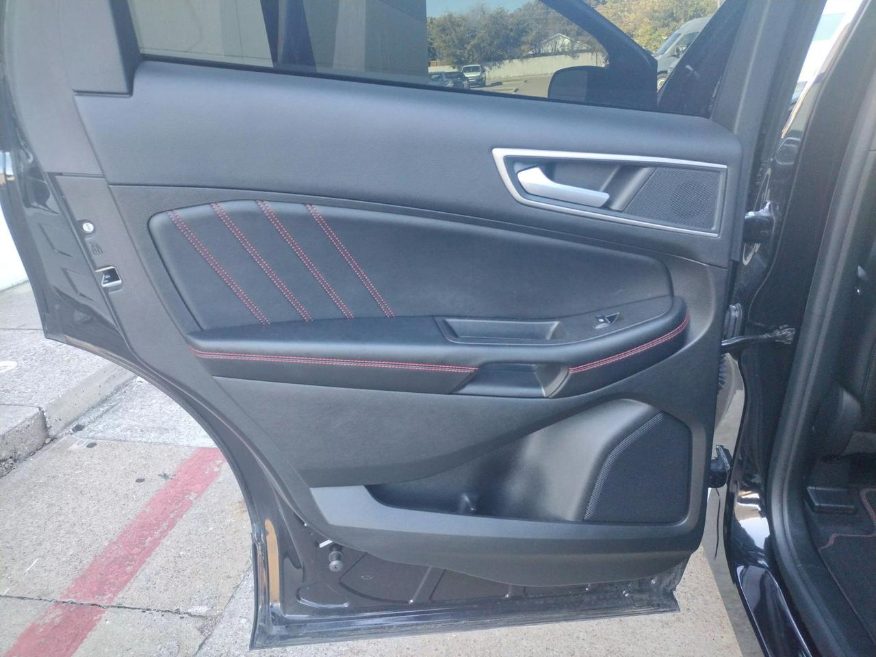 2023 Ford Edge ST-Line photo 29