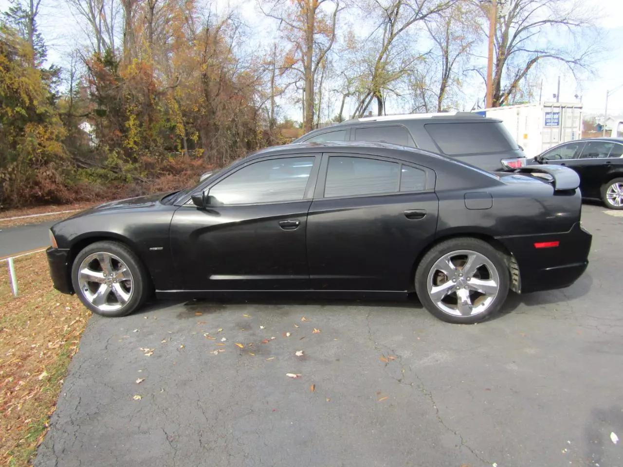 2011 Dodge Charger R/T photo 3