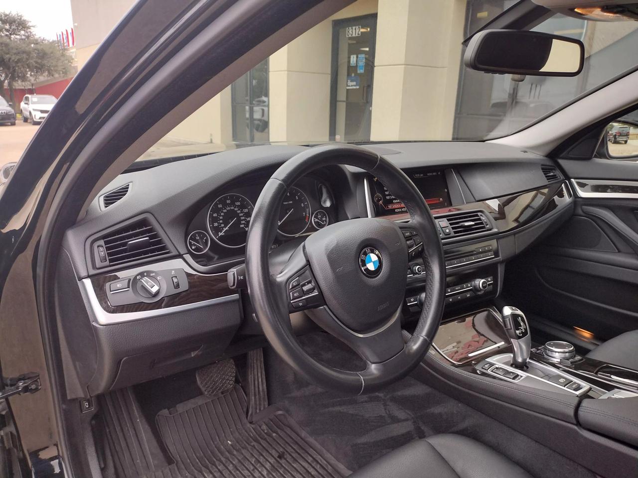 2015 BMW 5 Series 528i photo 33