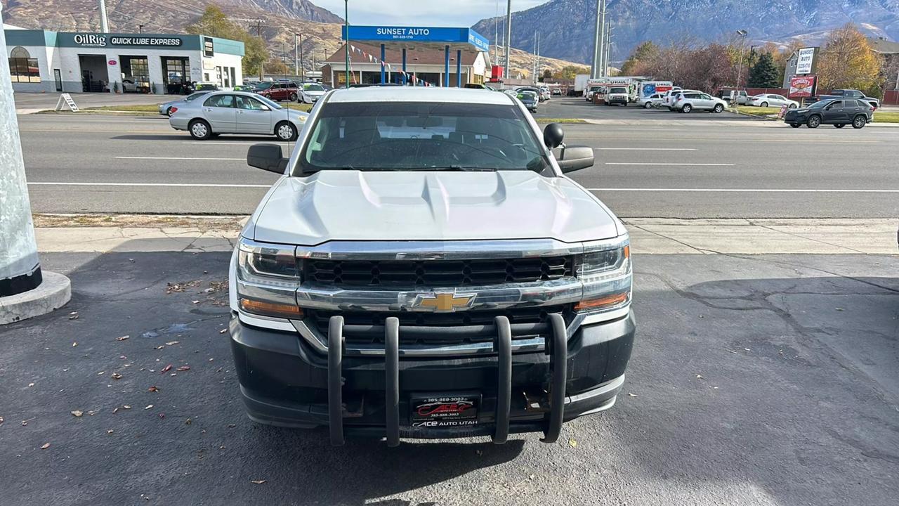 2017 Chevrolet Silverado 1500 null photo 3