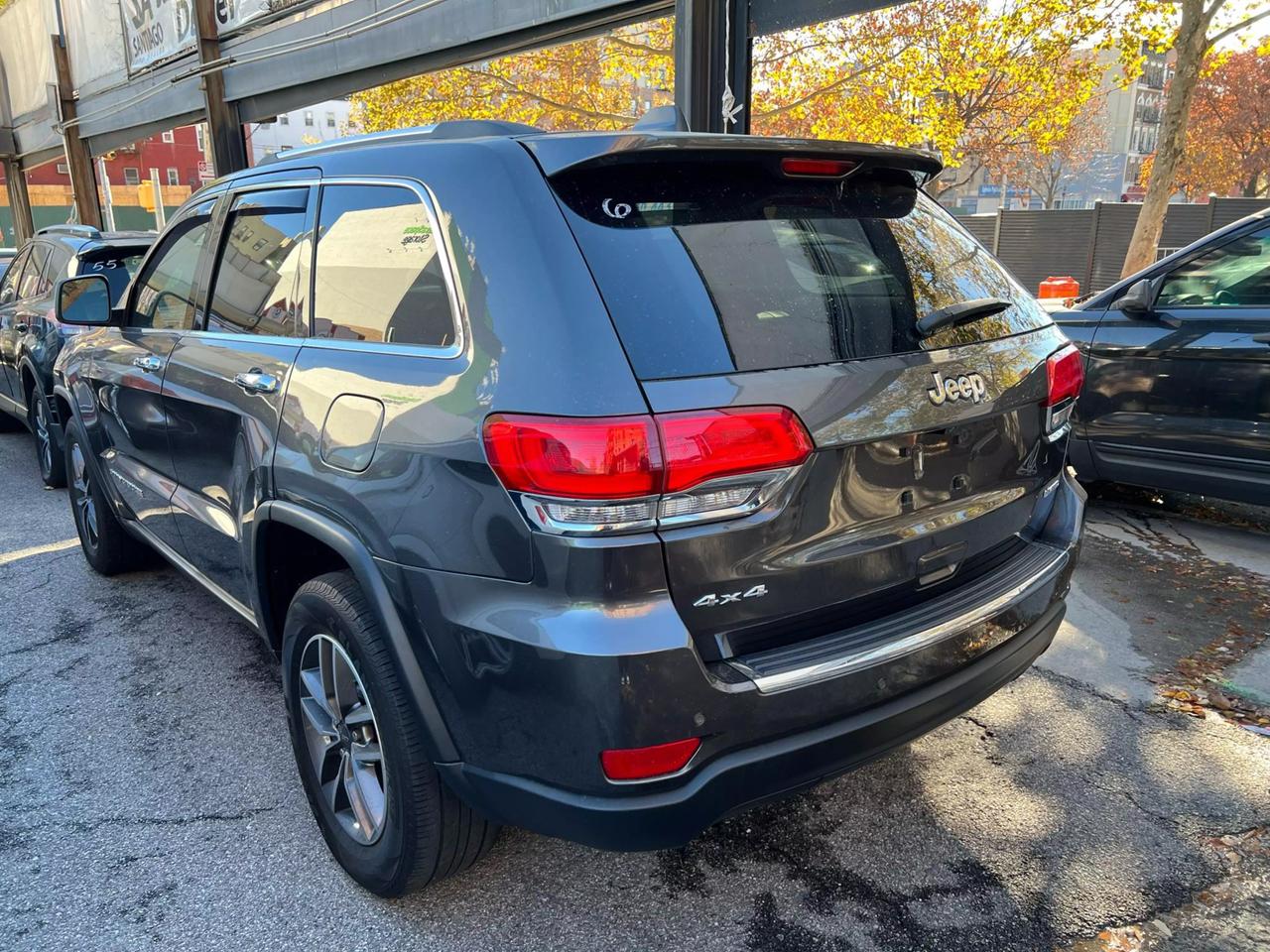 2019 Jeep Grand Cherokee Limited photo 9