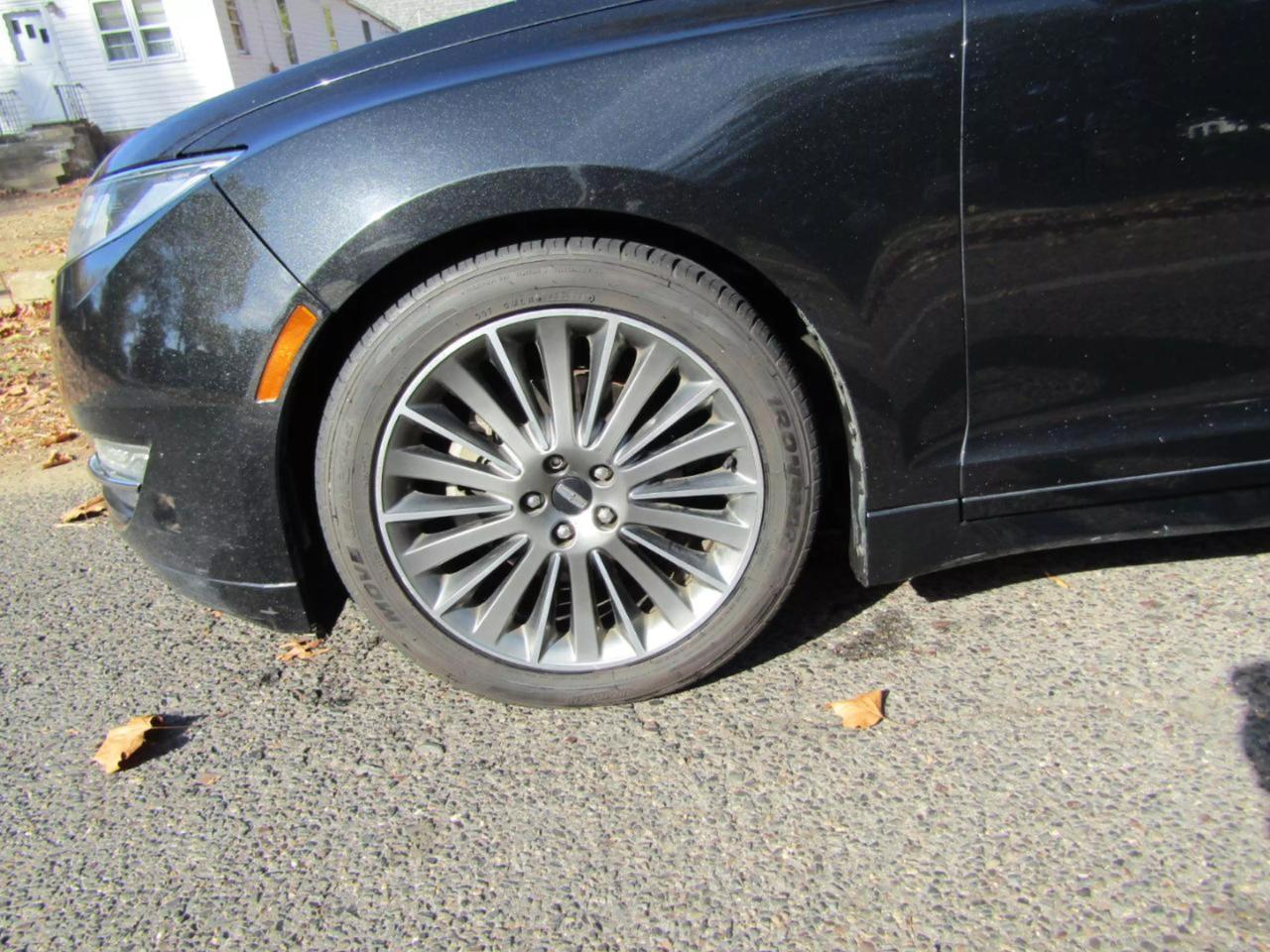 2014 Lincoln MKZ Base photo 3