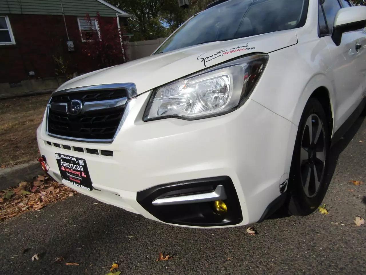 2018 Subaru Forester Premium photo 3