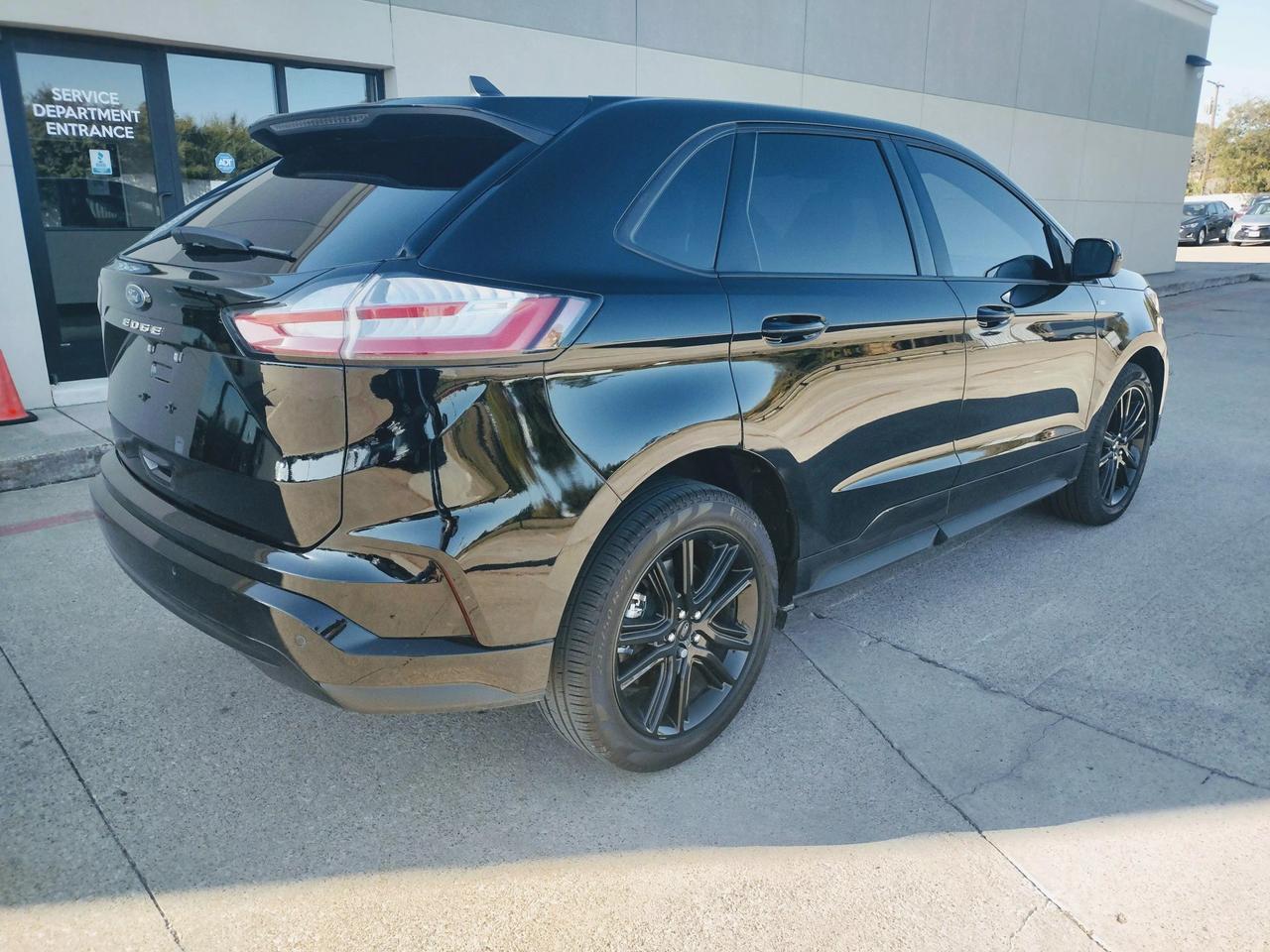 2023 Ford Edge ST-Line photo 9