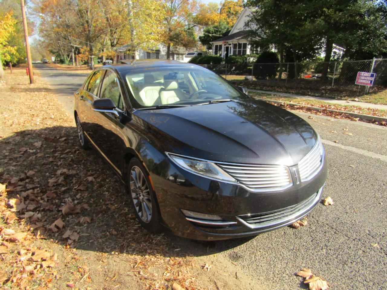 2014 Lincoln MKZ Base photo 9