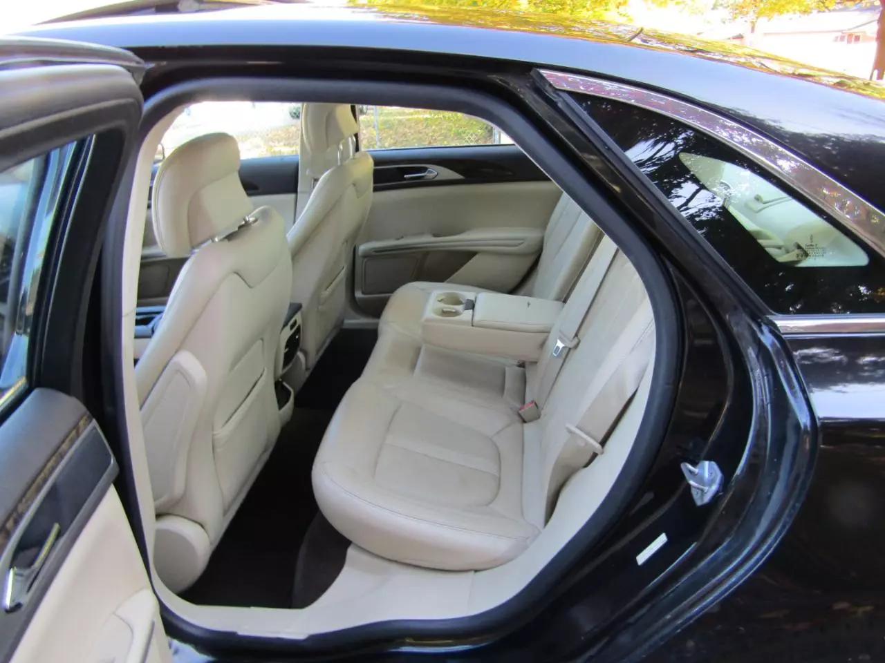 2014 Lincoln MKZ Base photo 14