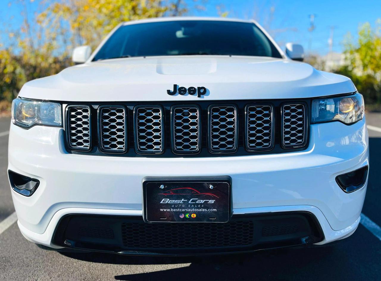 2019 Jeep Grand Cherokee Altitude photo 2