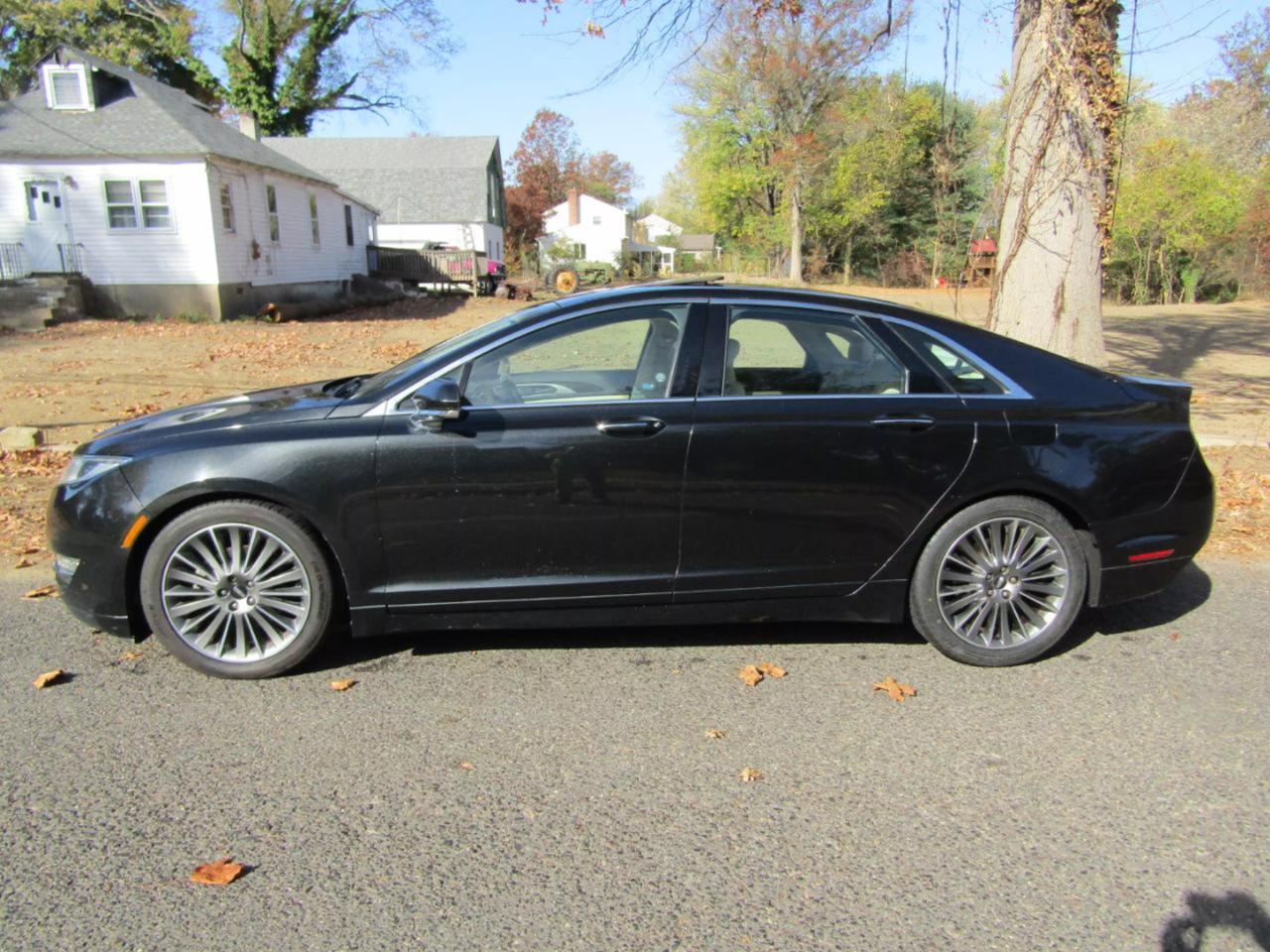 2014 Lincoln MKZ Base photo 4