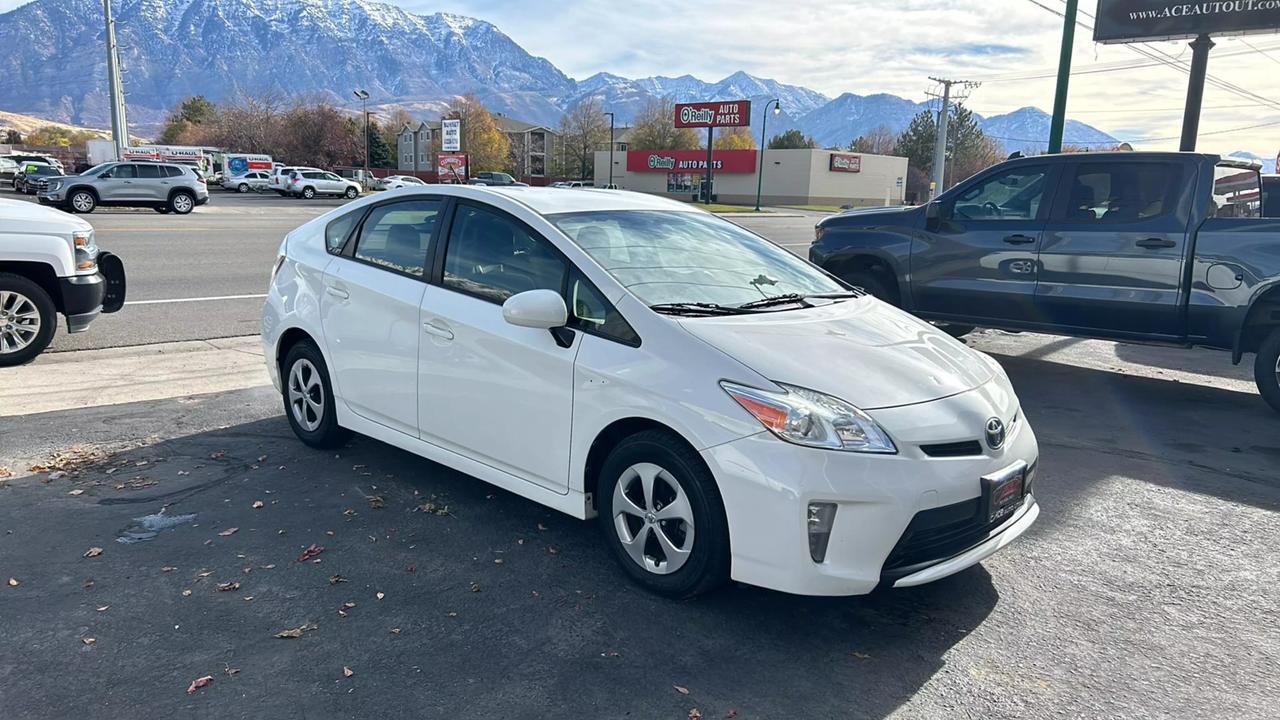 2015 Toyota Prius One photo 3