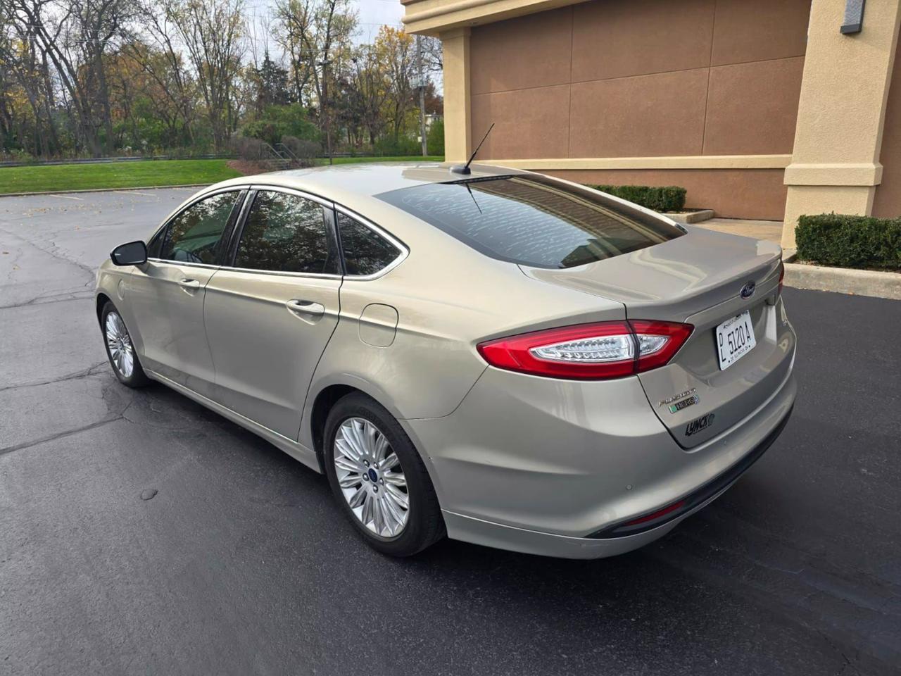 2015 Ford Fusion Energi SE Luxury photo 27