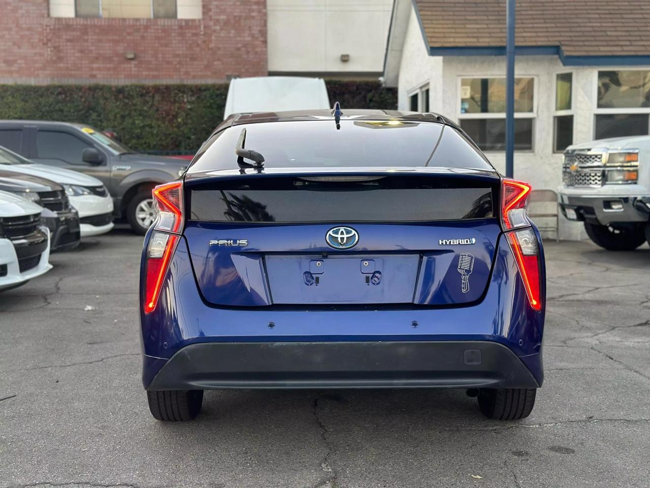 2018 Toyota Prius Two photo 11