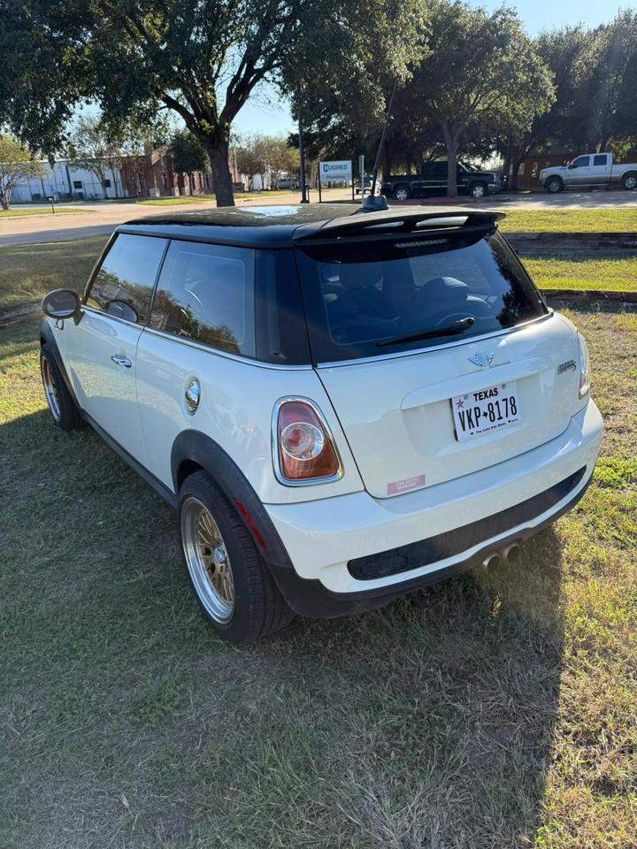 MINI Cooper's photo