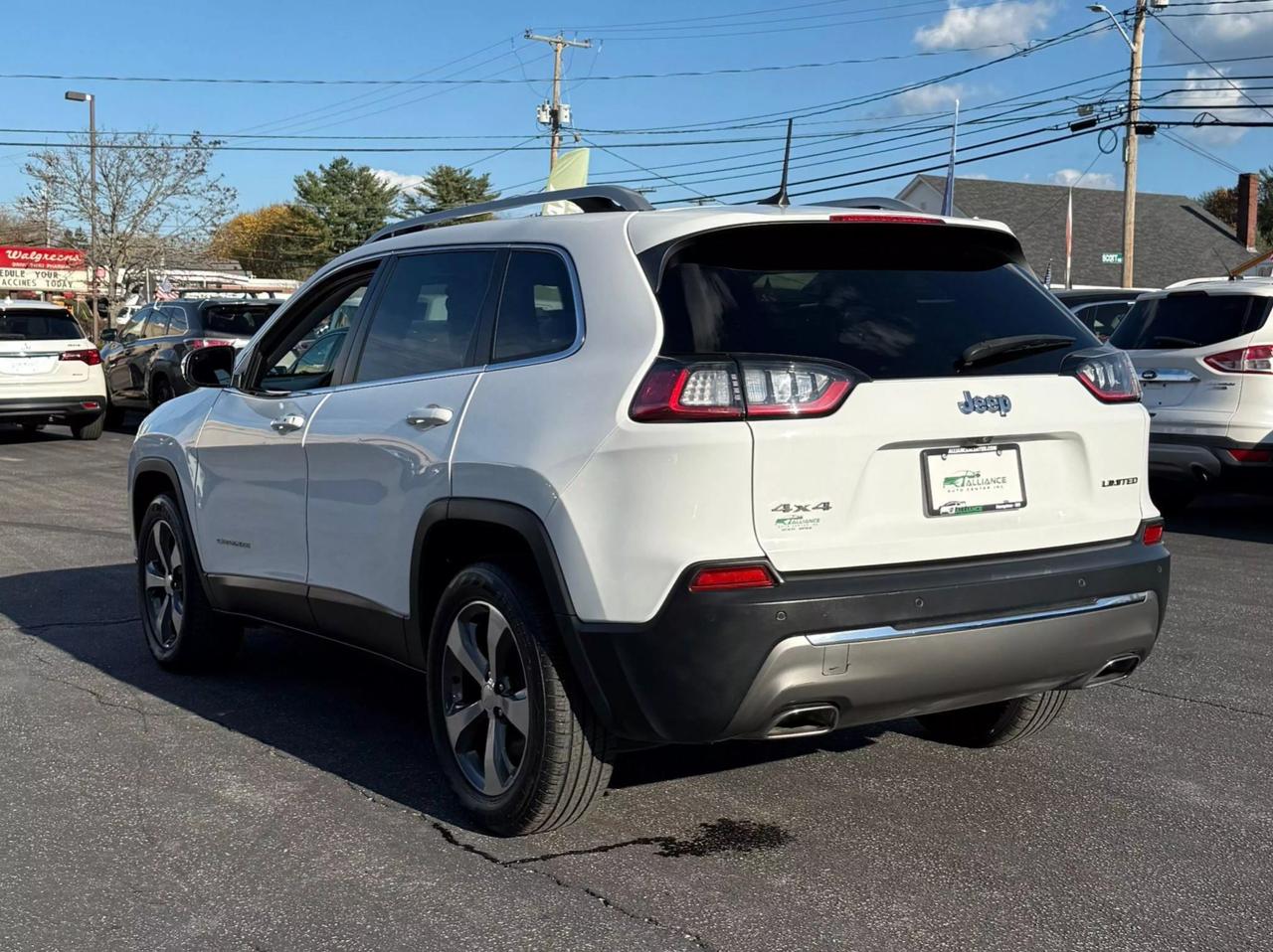 2020 Jeep Cherokee Limited photo 13