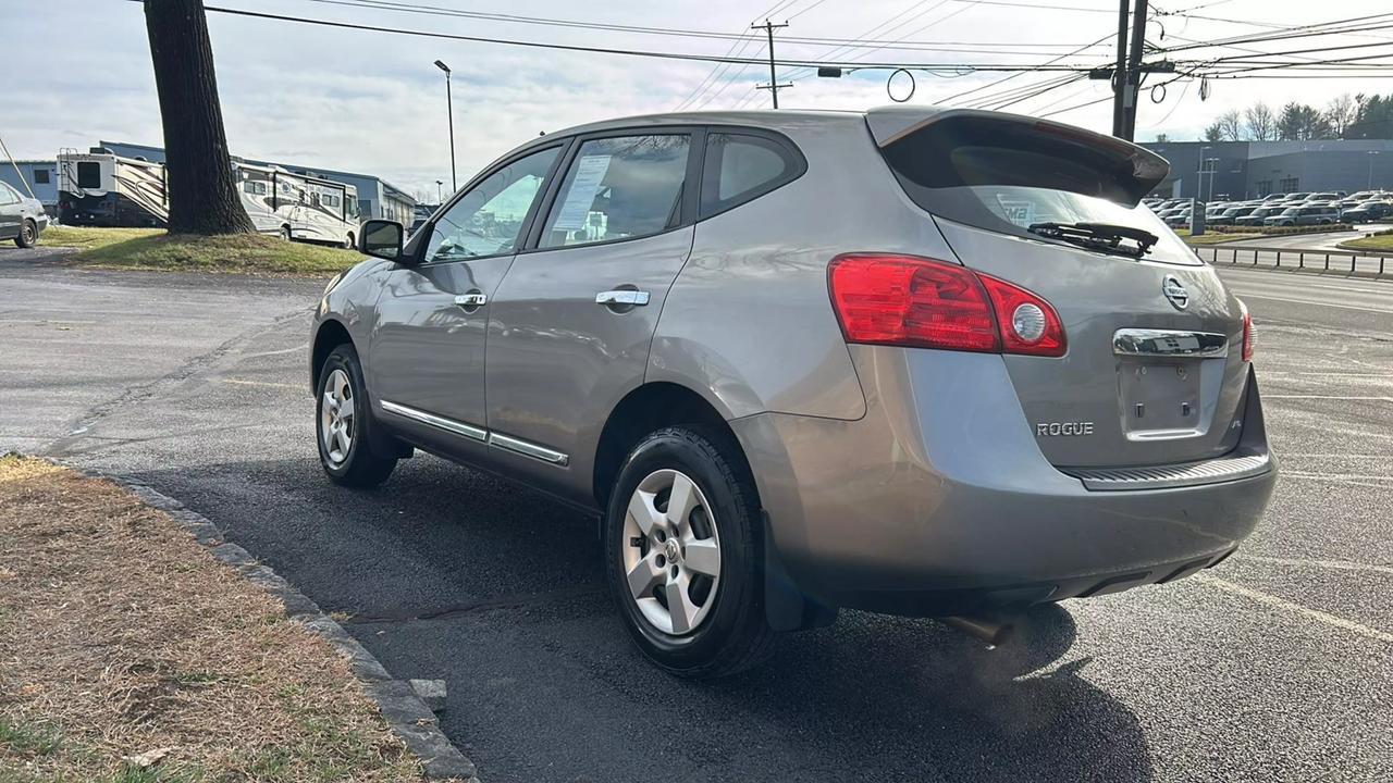 2011 Nissan Rogue S photo 11