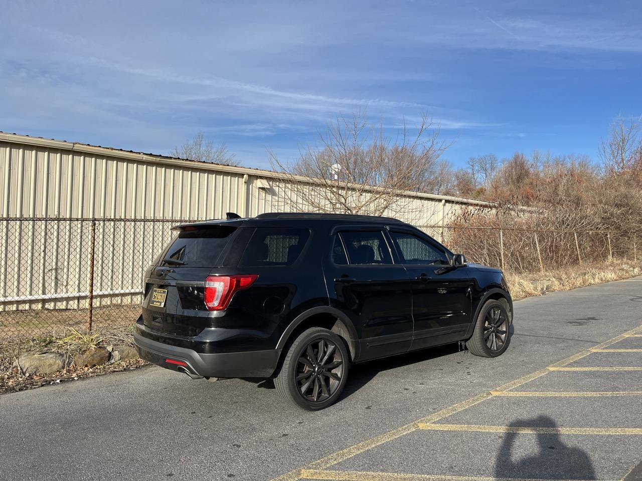 2017 Ford Explorer XLT photo 53