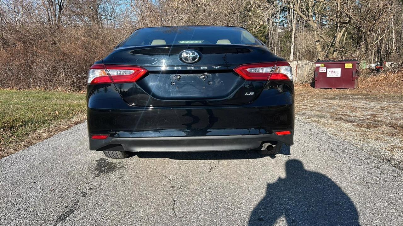 2018 Toyota Camry LE photo 31