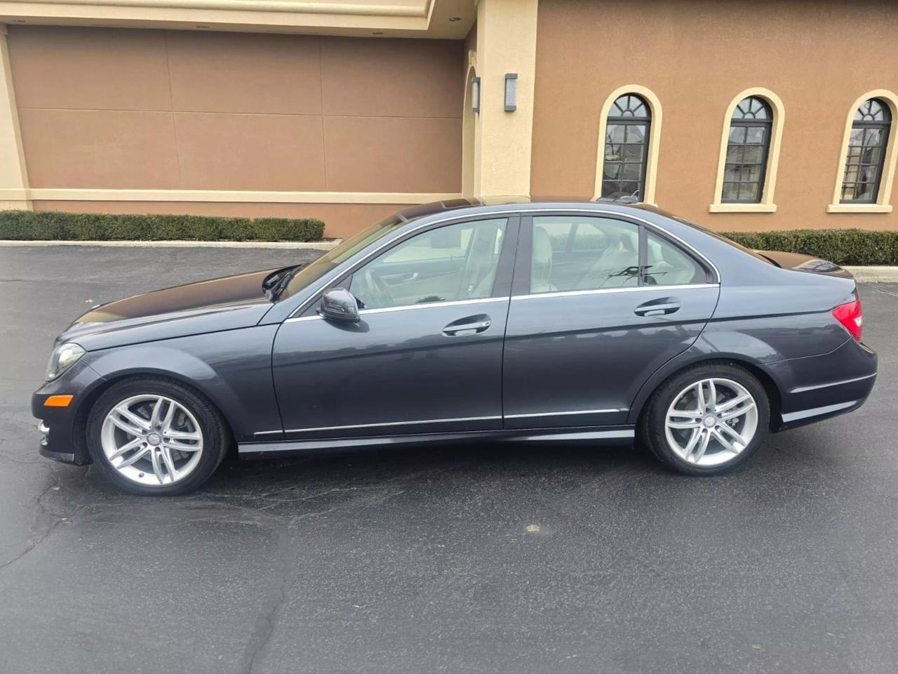 2014 Mercedes-Benz C-Class null photo 21