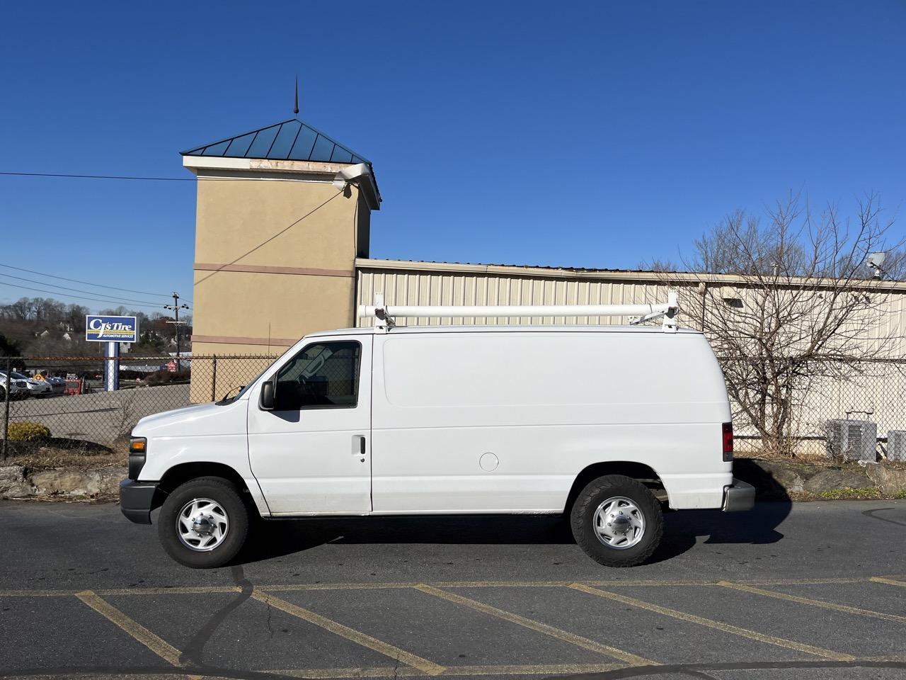 2011 Ford E-Series Econoline Van Commercial photo 39